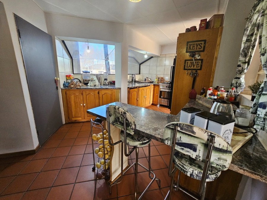 To Let 5 Bedroom Property for Rent in La Provance Free State